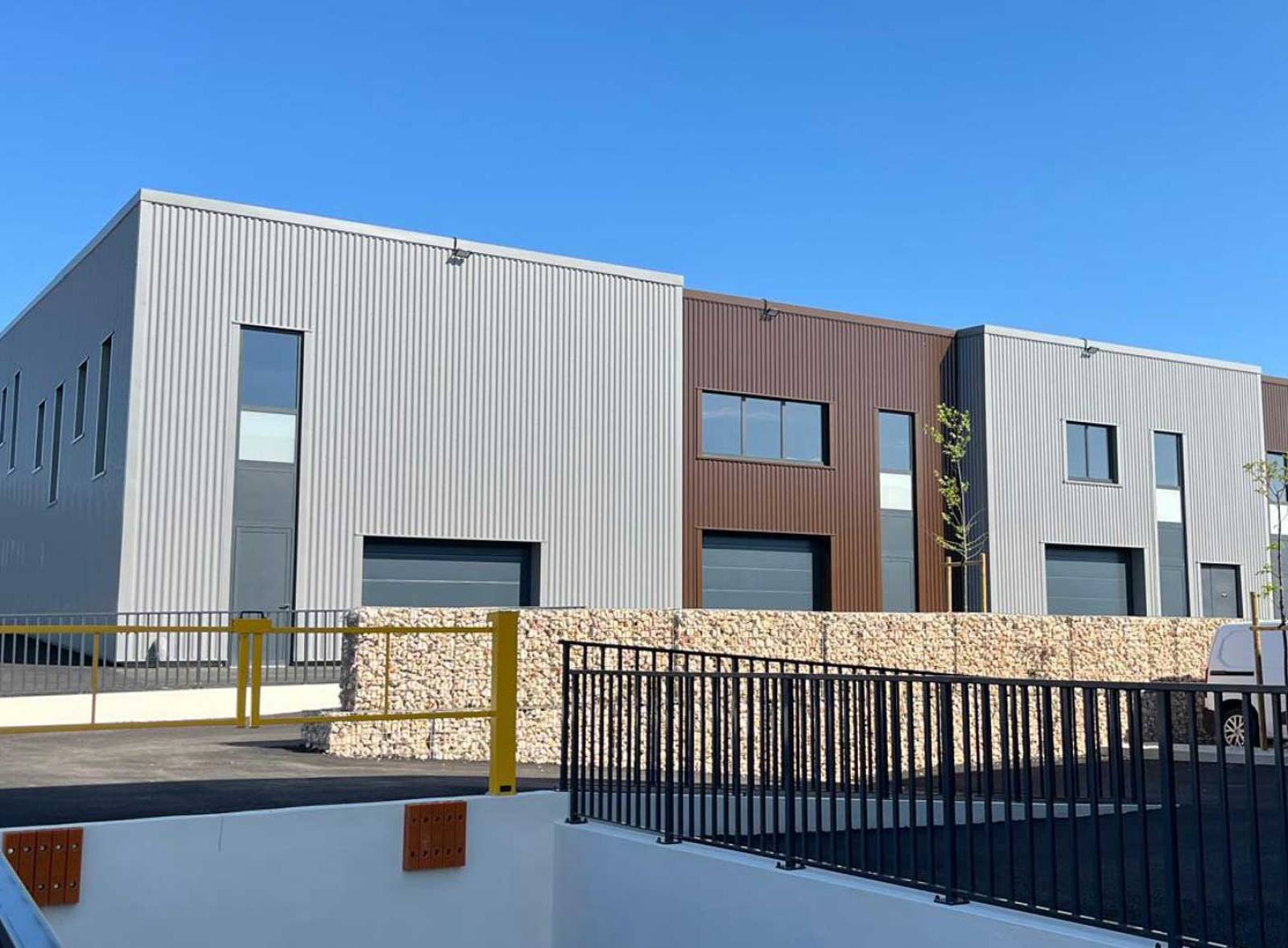 Locaux pros à Vailhauquès : un écoquartier tourné vers l’avenir