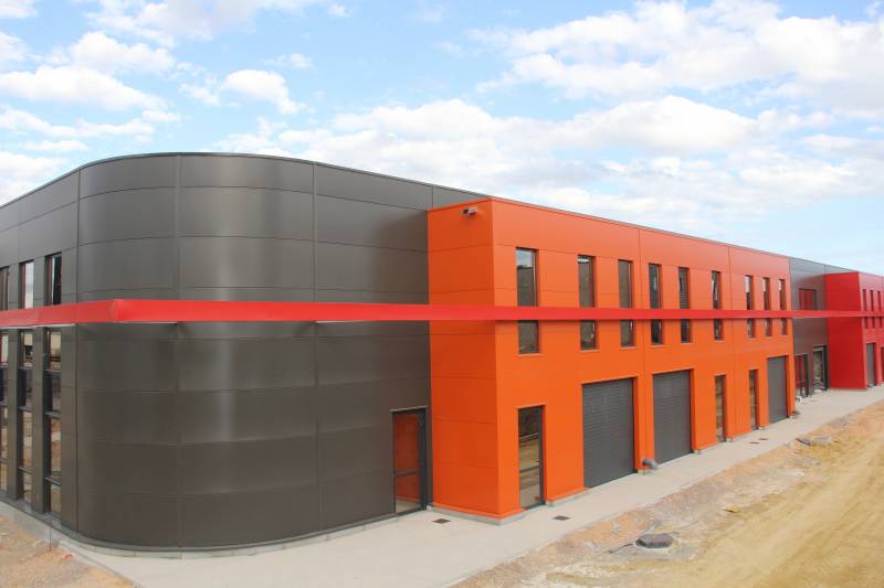 Cirrus Construction Carbon 2.0 Lavérune bâtiment artisanal